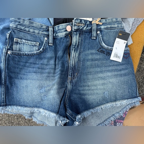 Lee Shorts - Picture 2 of 2
